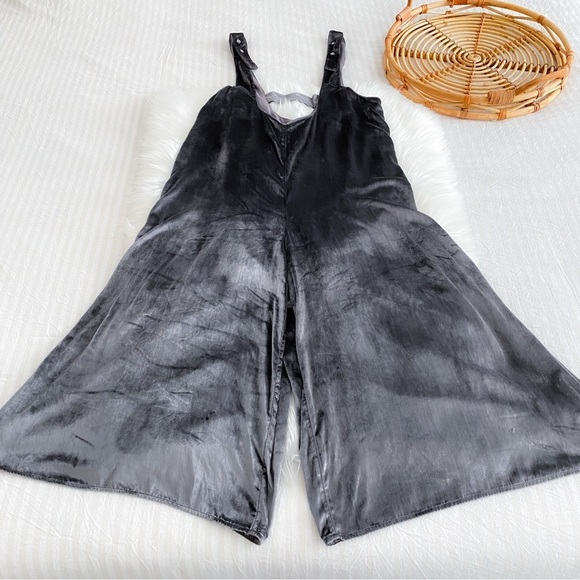 Anthropologie Maeve Velvet Romper Jumpsuit Jeweled Buttons Cropped Wide Leg Gray - Picture 5 of 15